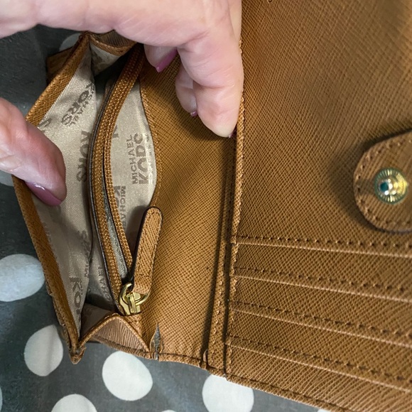 100% Authentic Michael Kors women’s wallet - Picture 6 of 10